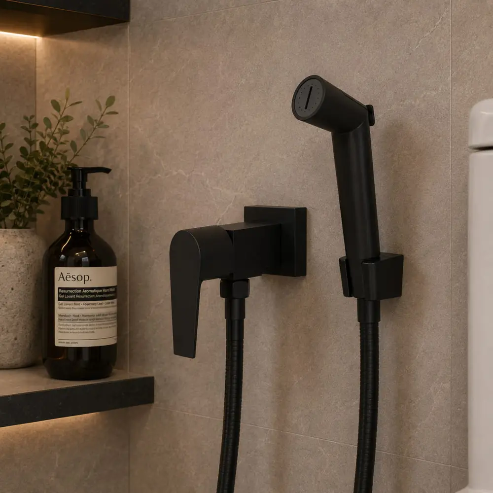 Ducha Higiênica Fani Bold Preto Fosco 1739 BK370