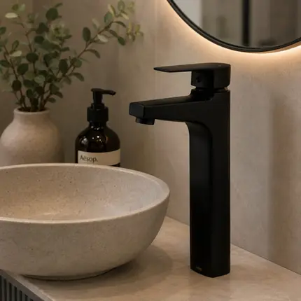 Misturador Monocomando de Mesa Bica Alta Fani Bold Preto Fosco 6877 BK370