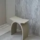 Banqueta Arc em Resina Linho Fosco