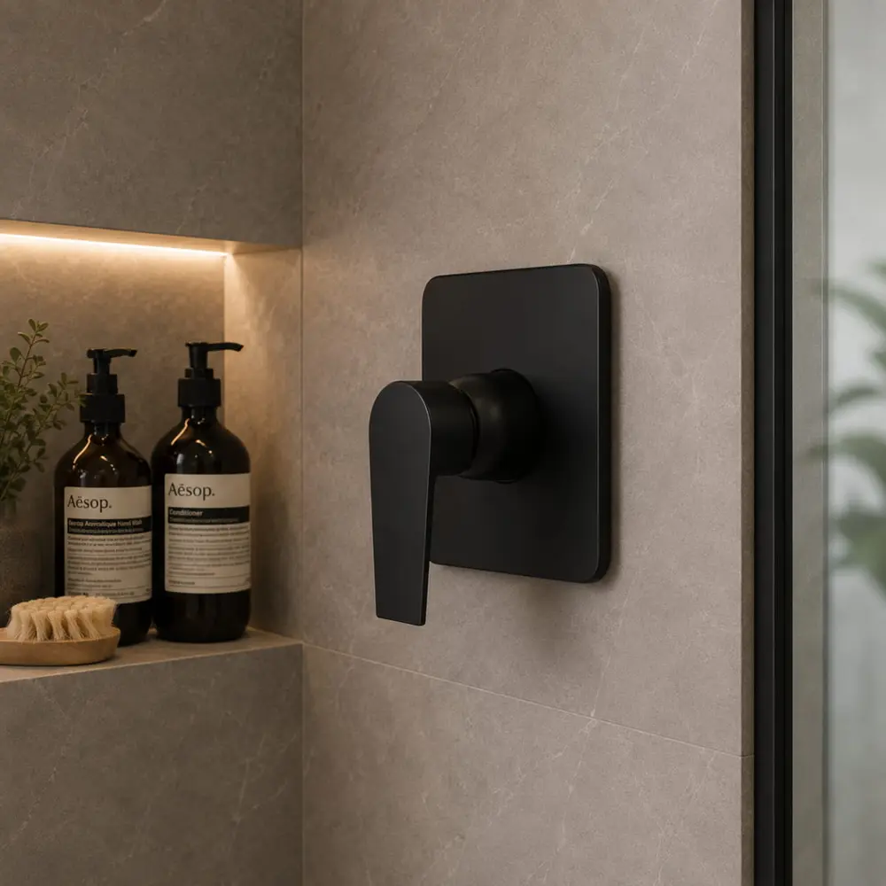 Acabamento Monocomando para Base Docol Baixa Pressão Fani Bold Preto Fosco 540 BK370