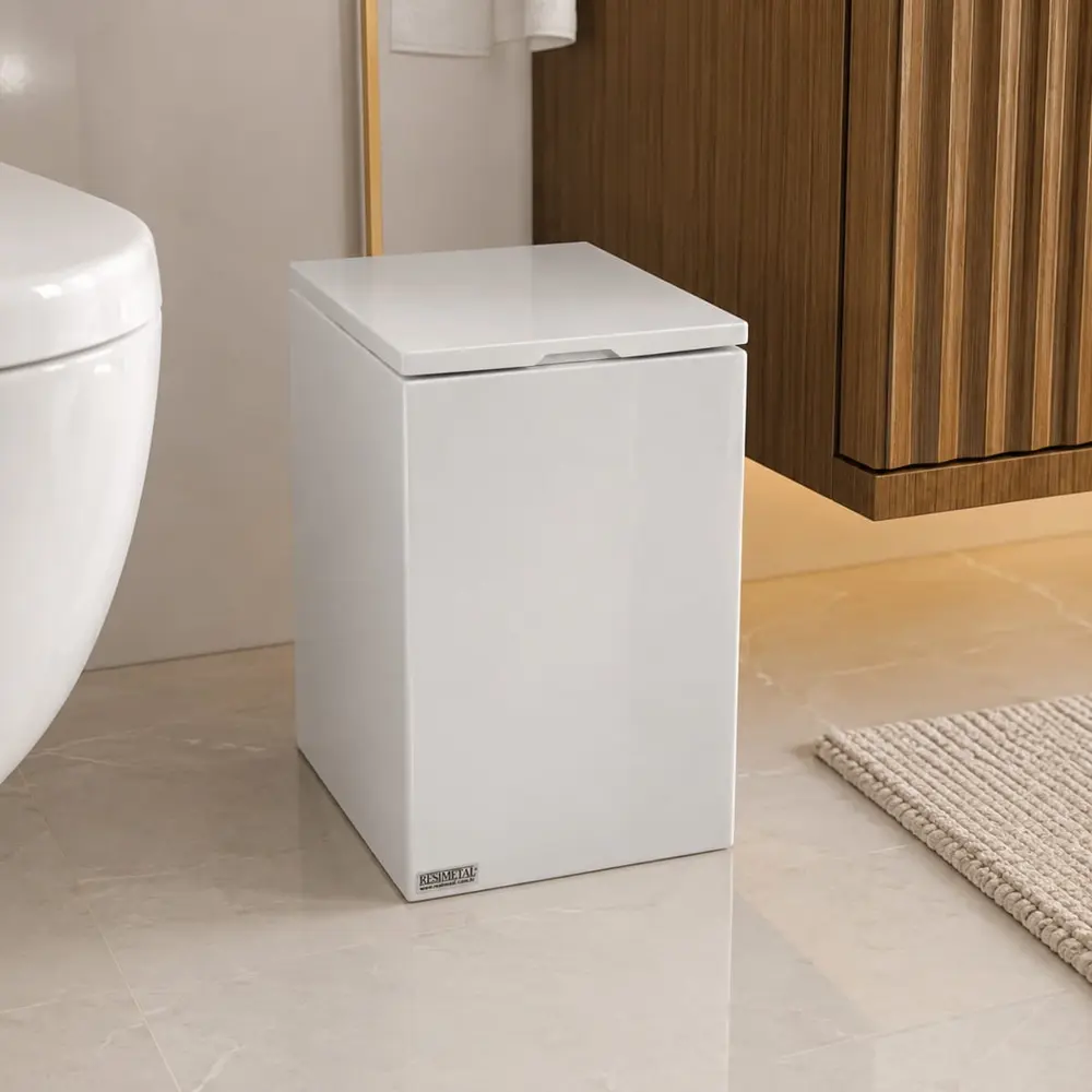 Lixeira Quadrada Slow Close 5,5L em Resina Branco