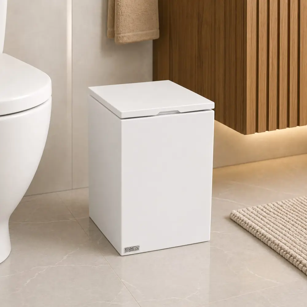 Lixeira Quadrada Slow Close 5,5L em Resina Branco Fosco